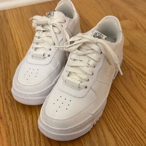 Nike White Airforve Sneakers